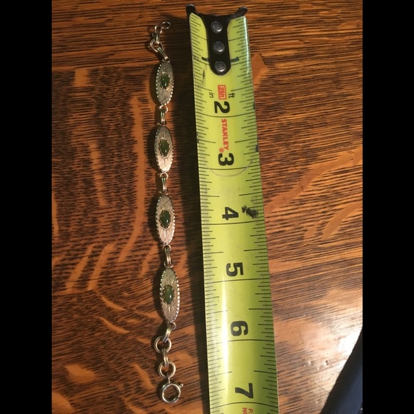 Vintage Link Bracelet w/Jade Green Color Stones - Picture 4 of 8